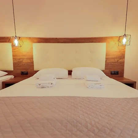 Elysium - Majken Olympiakí Aktí